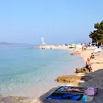 With A Parking Space - 6720 Apartamento Makarska