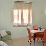 With A Parking Space - 6720 Apartamento Makarska