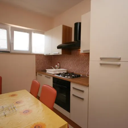 Apartman With A Parking Space - 6720 *