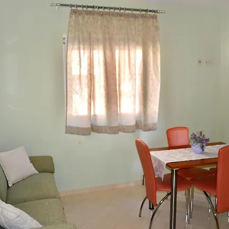 With A Parking Space - 6720 Apartman Makarska
