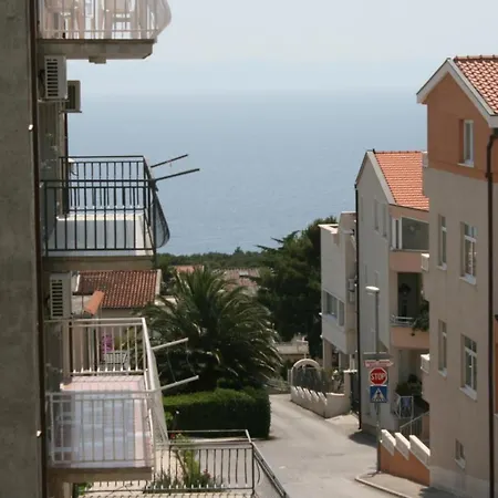With A Parking Space - 6720 Makarska