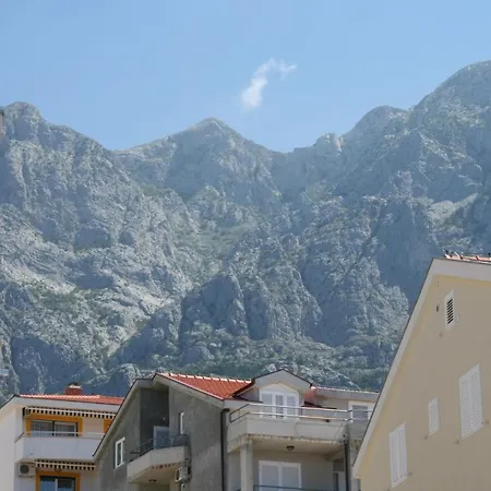 Apartman With A Parking Space - 6720