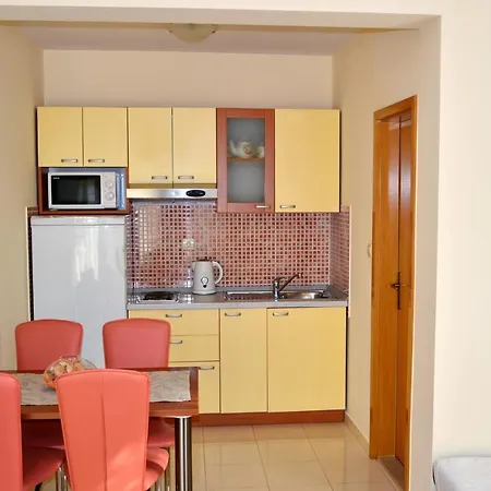 Apartman With A Parking Space - 6720
