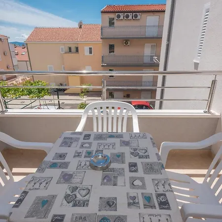 Apartman With A Parking Space - 6720 *